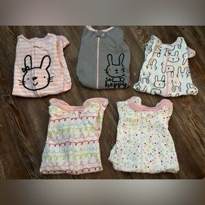 0-3 month Gerber footed sleepers (5)